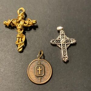 ♥️ Sale 3for$15! Gold tone and silver tone religious pendants